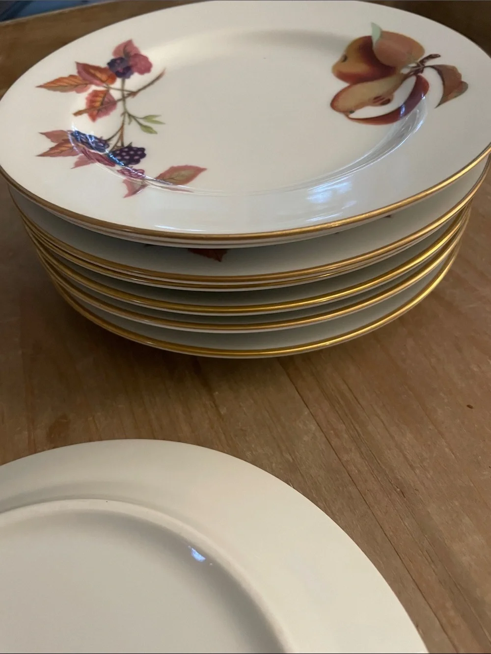 White Dessert Plates with Gold Rim and Fruit Motif (8) great condition